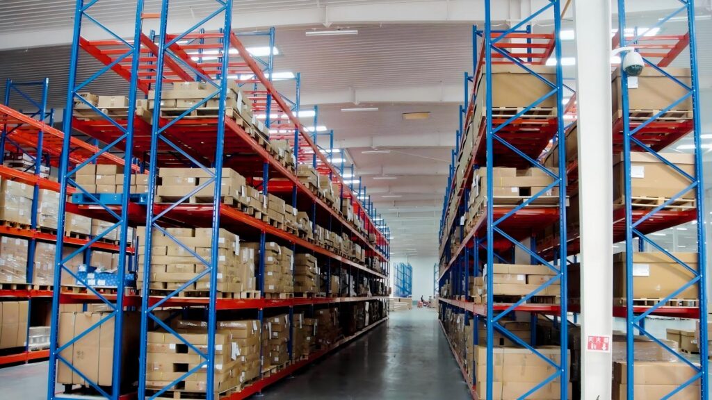 How much weight can a pallet rack hold?